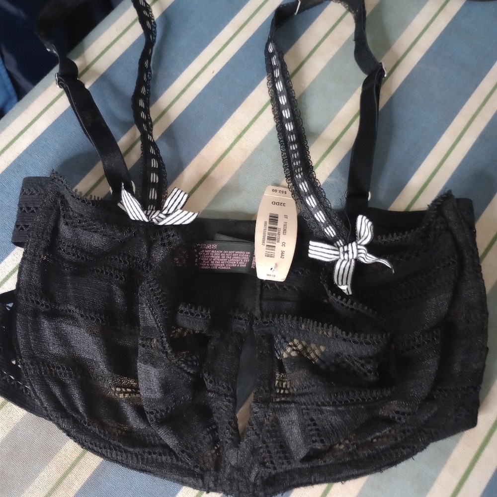 Victoria's secret black bra nwt 32dd